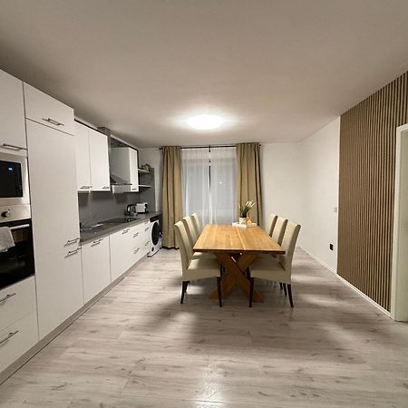 140Qm - 4 Zimmer- Parkplatz - Autobahn - Blauer See - Mallibase Apartments Garbsen Ngoại thất bức ảnh