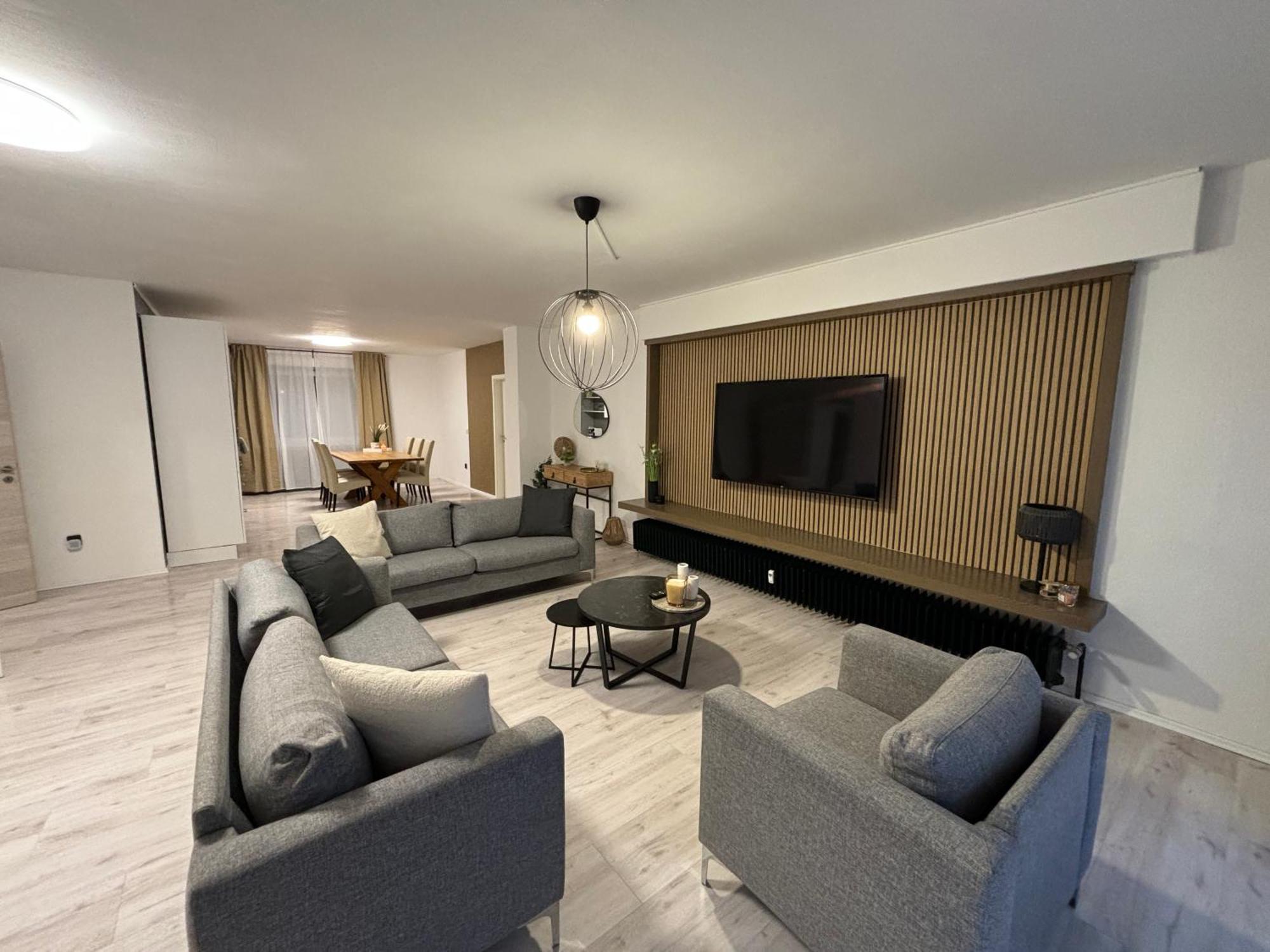 140Qm - 4 Zimmer- Parkplatz - Autobahn - Blauer See - Mallibase Apartments Garbsen Ngoại thất bức ảnh