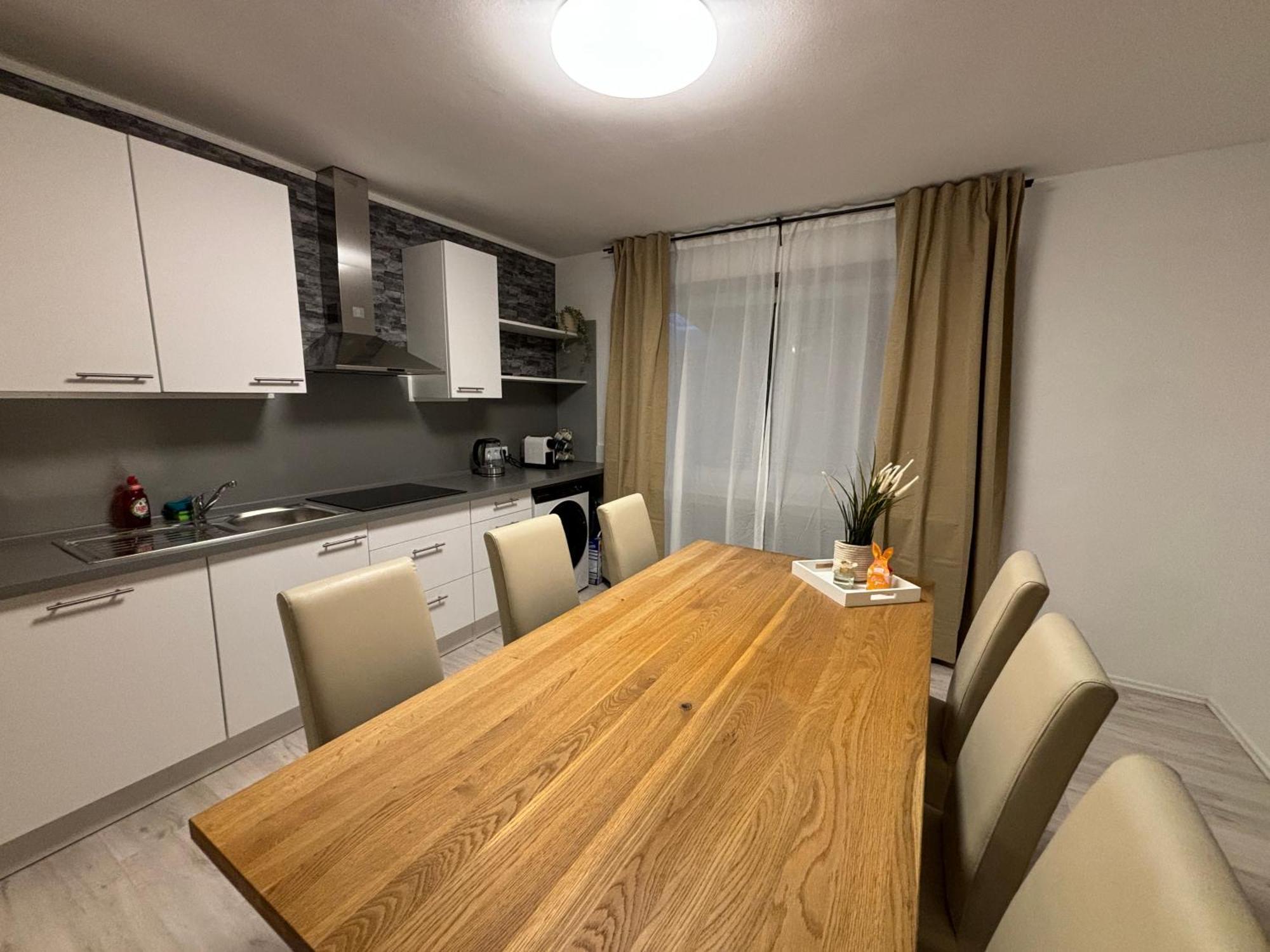 140Qm - 4 Zimmer- Parkplatz - Autobahn - Blauer See - Mallibase Apartments Garbsen Ngoại thất bức ảnh