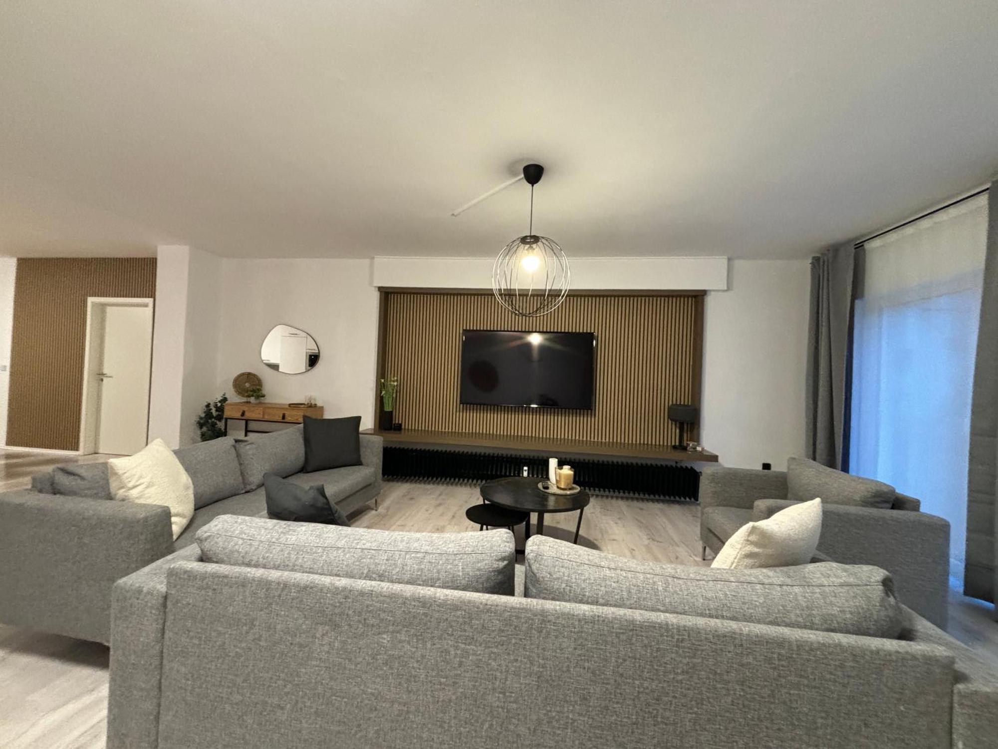 140Qm - 4 Zimmer- Parkplatz - Autobahn - Blauer See - Mallibase Apartments Garbsen Ngoại thất bức ảnh