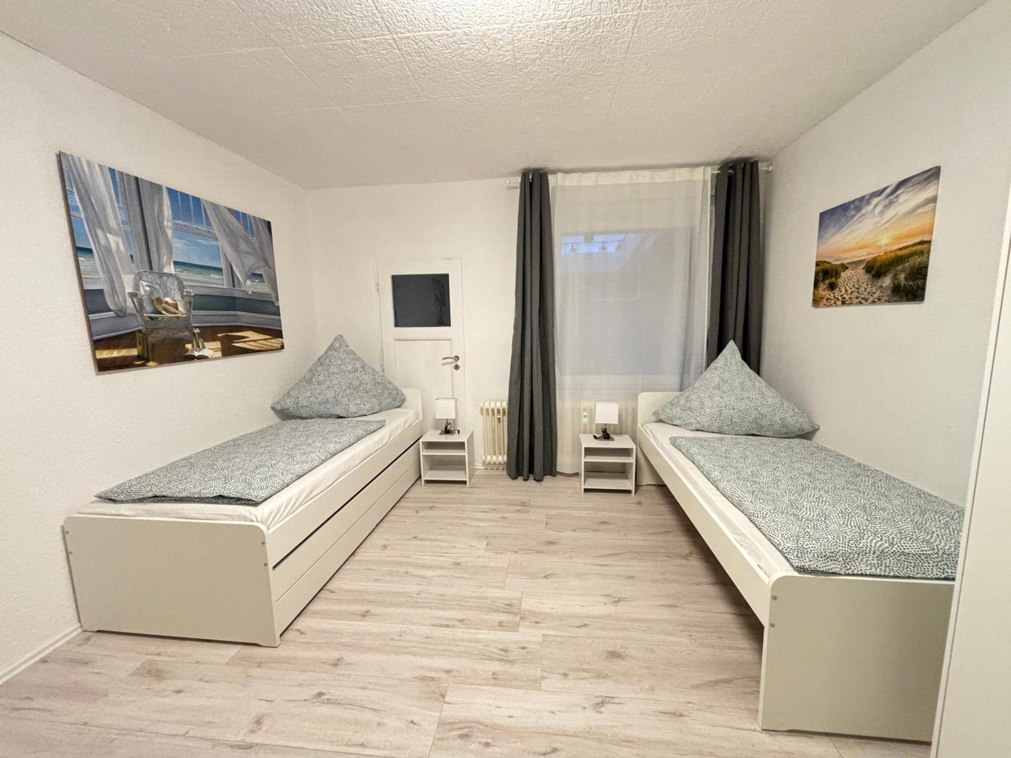 140Qm - 4 Zimmer- Parkplatz - Autobahn - Blauer See - Mallibase Apartments Garbsen Ngoại thất bức ảnh