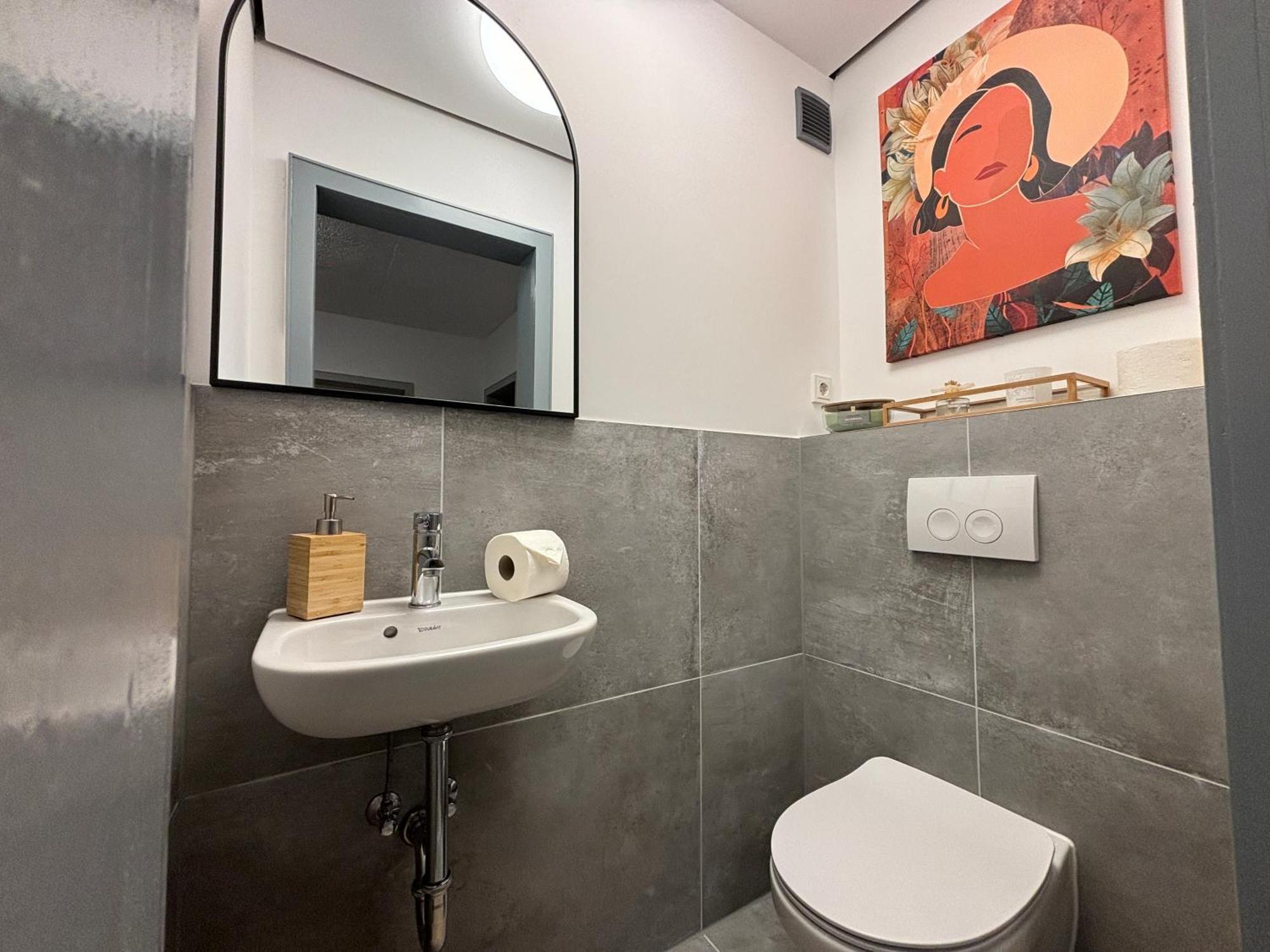 140Qm - 4 Zimmer- Parkplatz - Autobahn - Blauer See - Mallibase Apartments Garbsen Ngoại thất bức ảnh