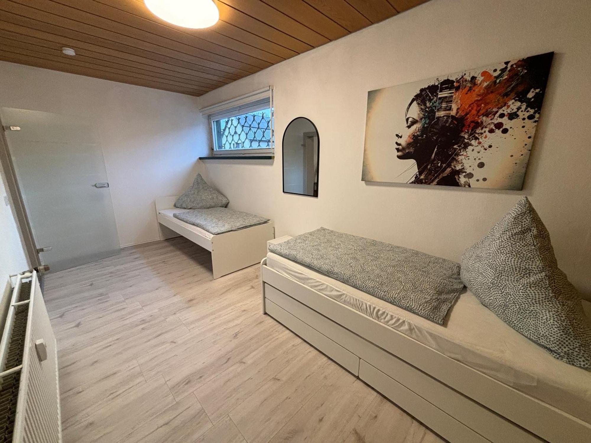140Qm - 4 Zimmer- Parkplatz - Autobahn - Blauer See - Mallibase Apartments Garbsen Ngoại thất bức ảnh